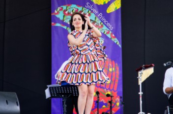 Juliana Areias at Kings Park Festival - Perth by Dani Mendes