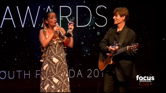 TV Globo International, Miami Florida USA - Focus Brazil Awards - Juliana Areias - Best Brazilian Album released in the US 2019 - with Ivo de Carvalho
