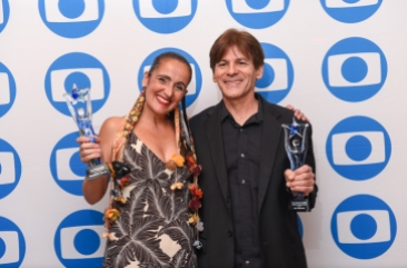 TV Globo International, Miami Florida USA - Focus Brazil Awards - Juliana Areias - Best Brazilian Album released in the US 2019 with Ivo de Carvalho